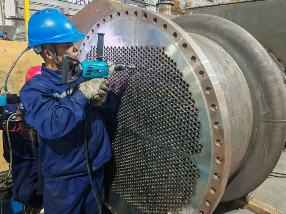 浙江杭真智能:6 台换热器管口胀切削焊