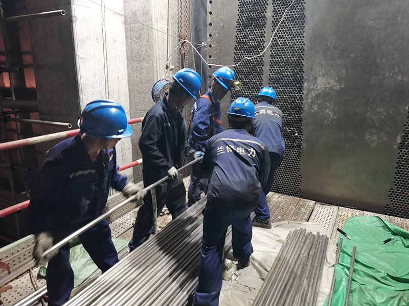 福建某发电厂 3 台凝汽器换管:钛管穿管、推拉清洗、胀切焊
